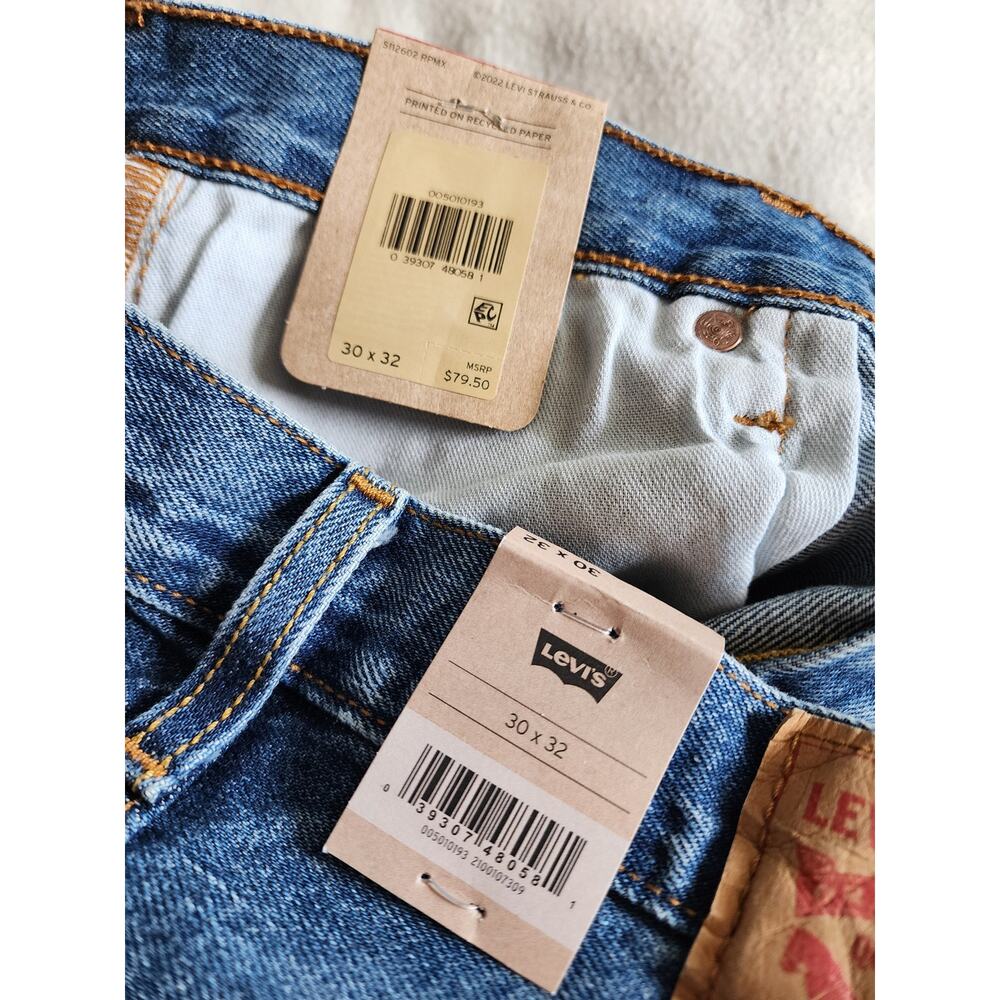 Levi's 501 Original 30x32 NWT Straight Leg Jeans Medium Wash Western Workwear - Picture 4 of 8
